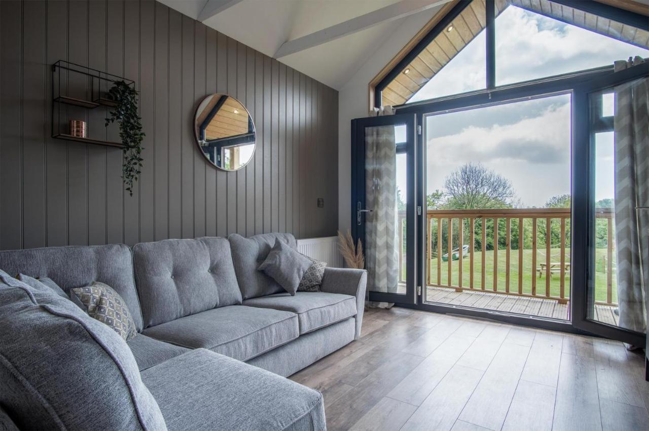 Cabin In The Woods - 1 Bedroom Lodge - Kilgetty Stepaside  Luaran gambar