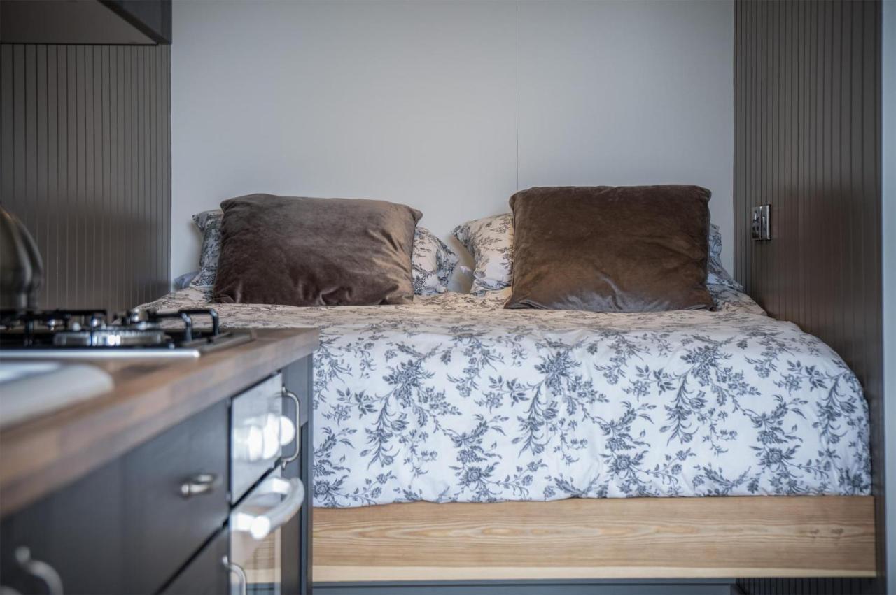 Cabin In The Woods - 1 Bedroom Lodge - Kilgetty Stepaside  Luaran gambar